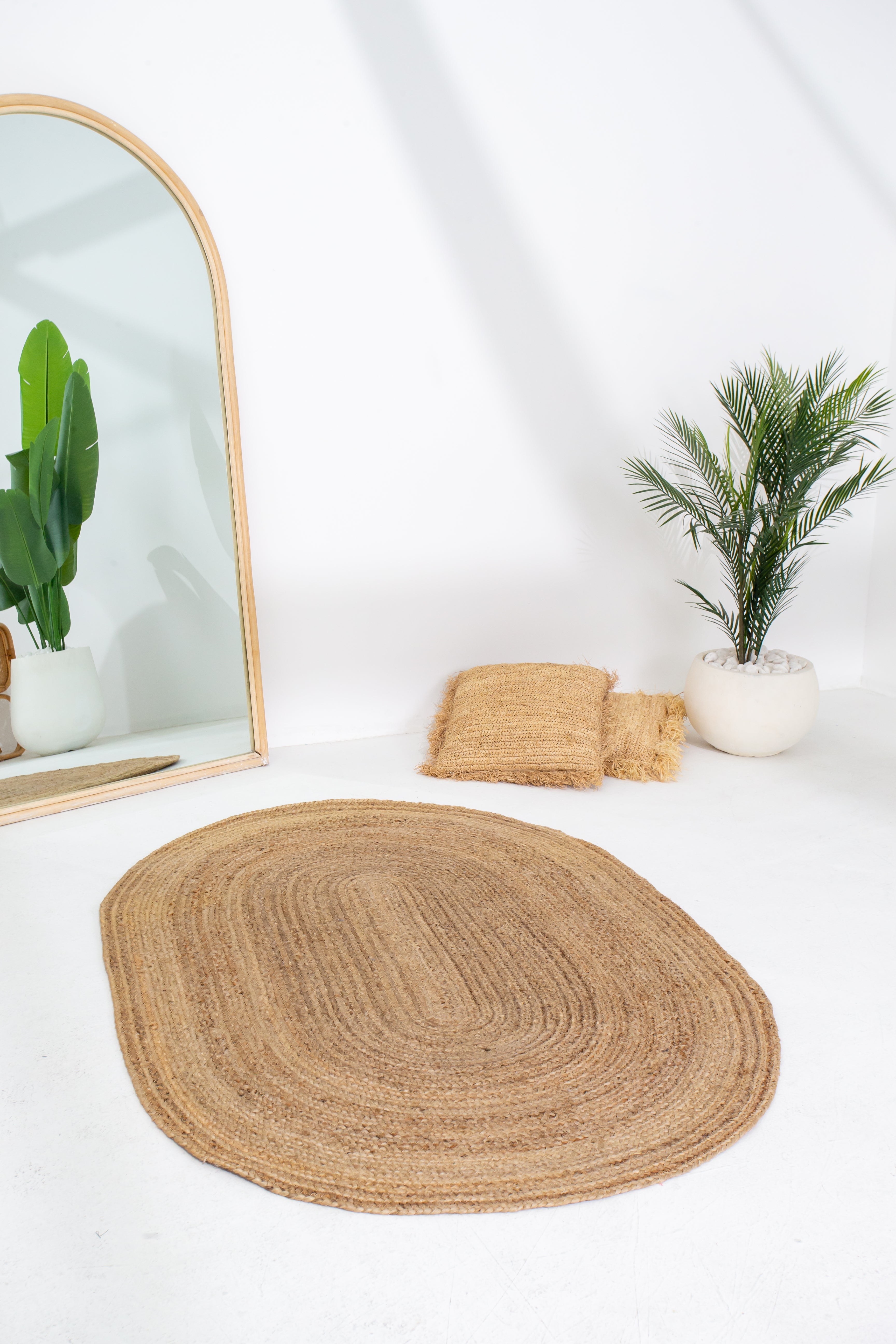 Exquisite Handwoven Braided Rug - Natural Jute - Oval