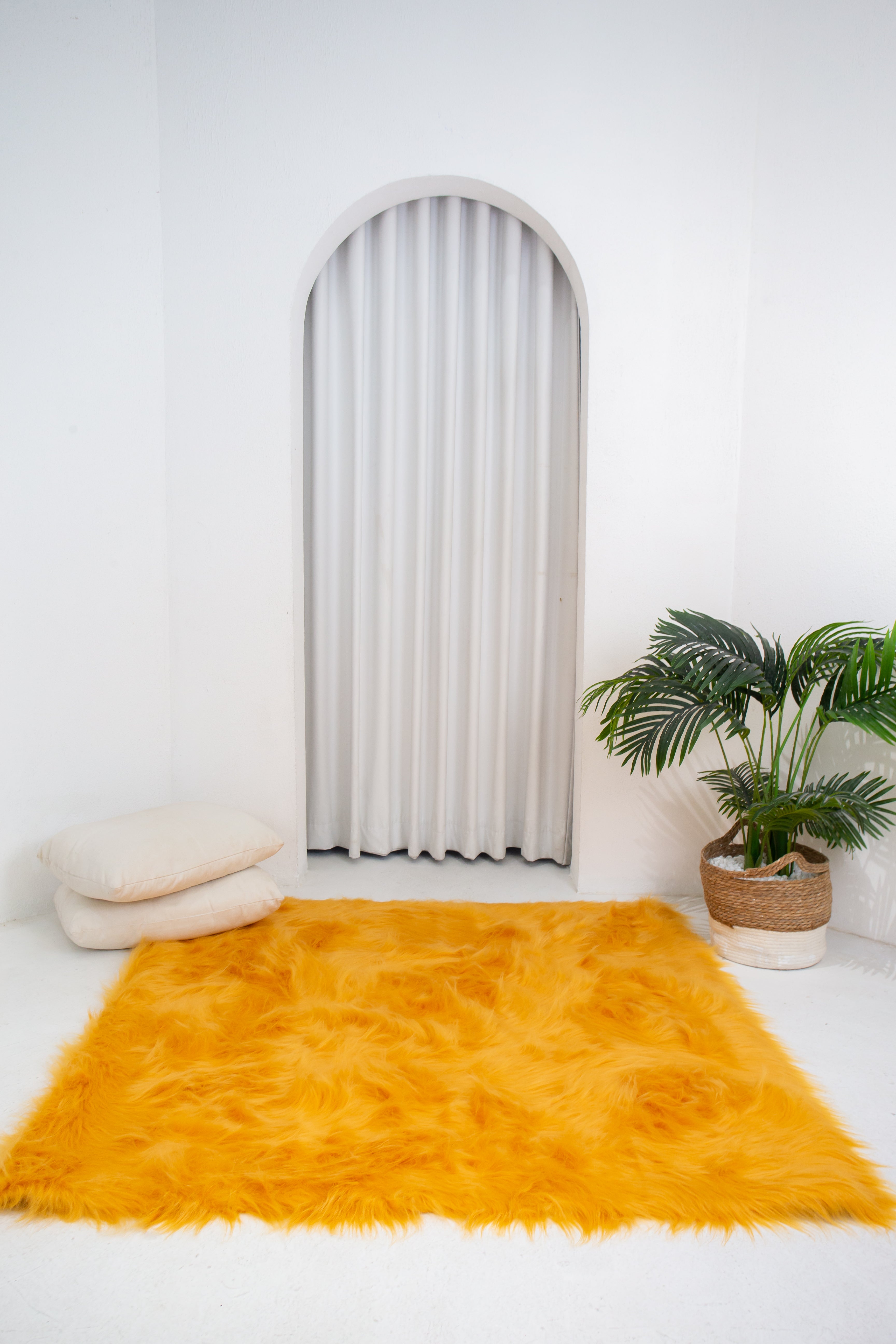 Sumptuous Fluffy Fur Carpet - Premium Long Fur - Golden Brown