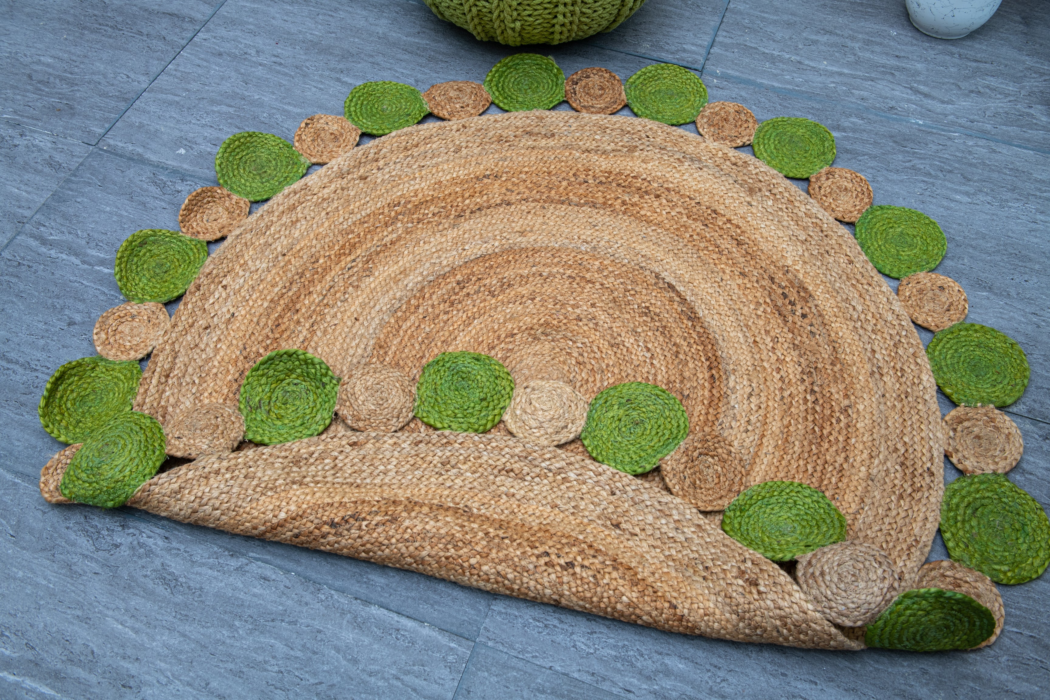 Eco-Chic Rug with Green Circular Border - Jute -Round