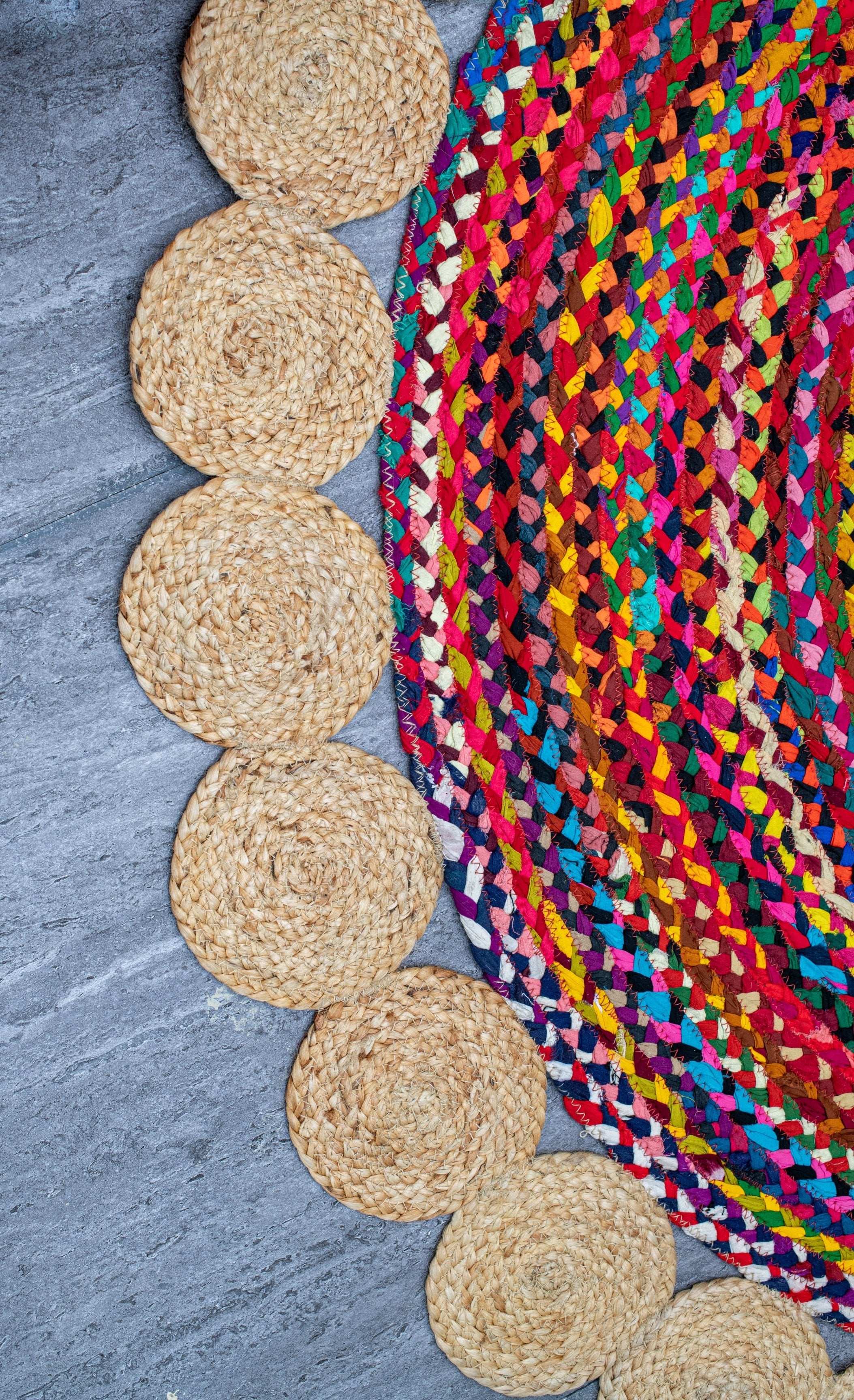 Blooming Floral Rug with Jute Circular Border - Jute and Chindi -Round