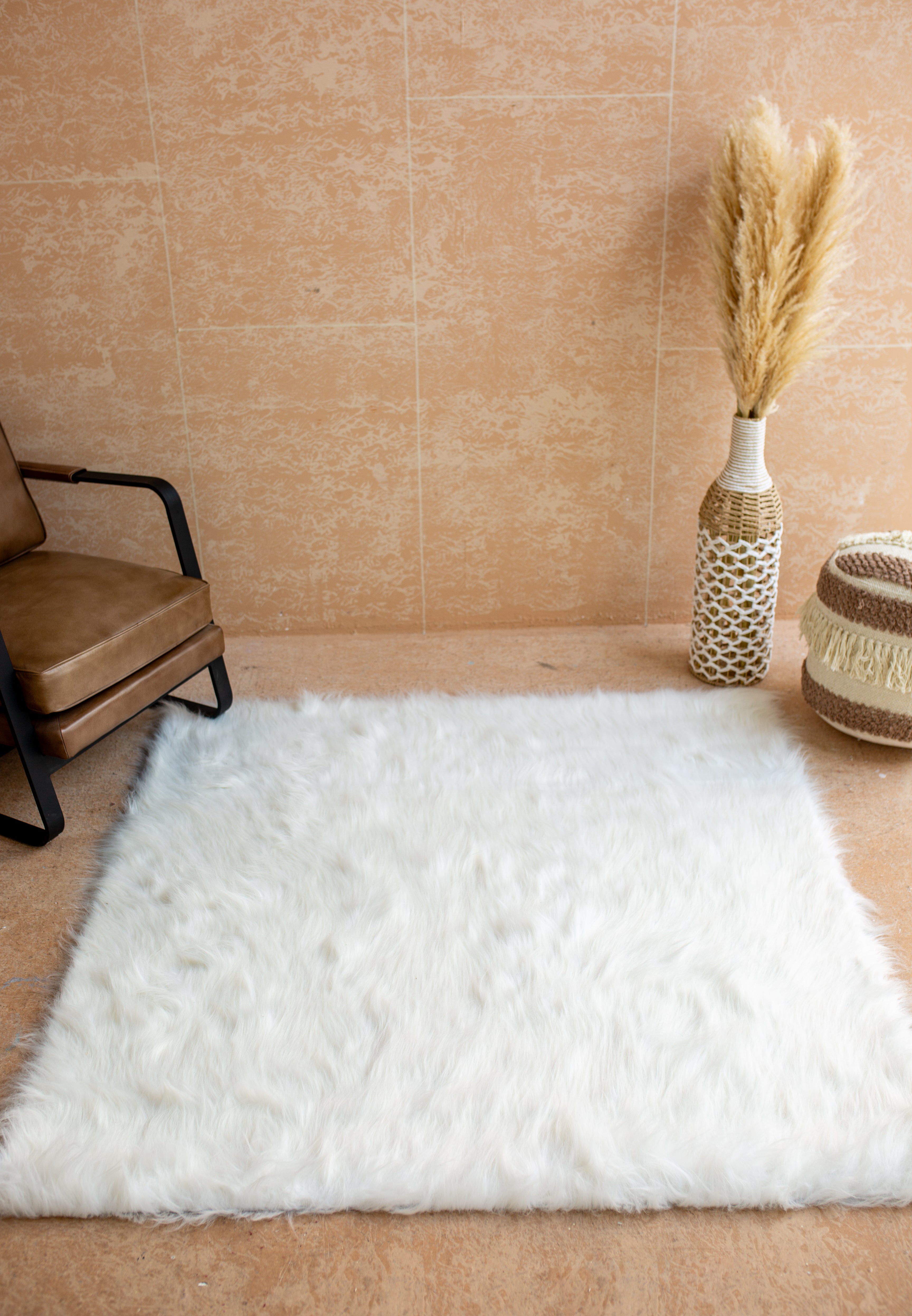 Sumptuous Fluffy Fur Carpet - Premium Long Fur - Snow White