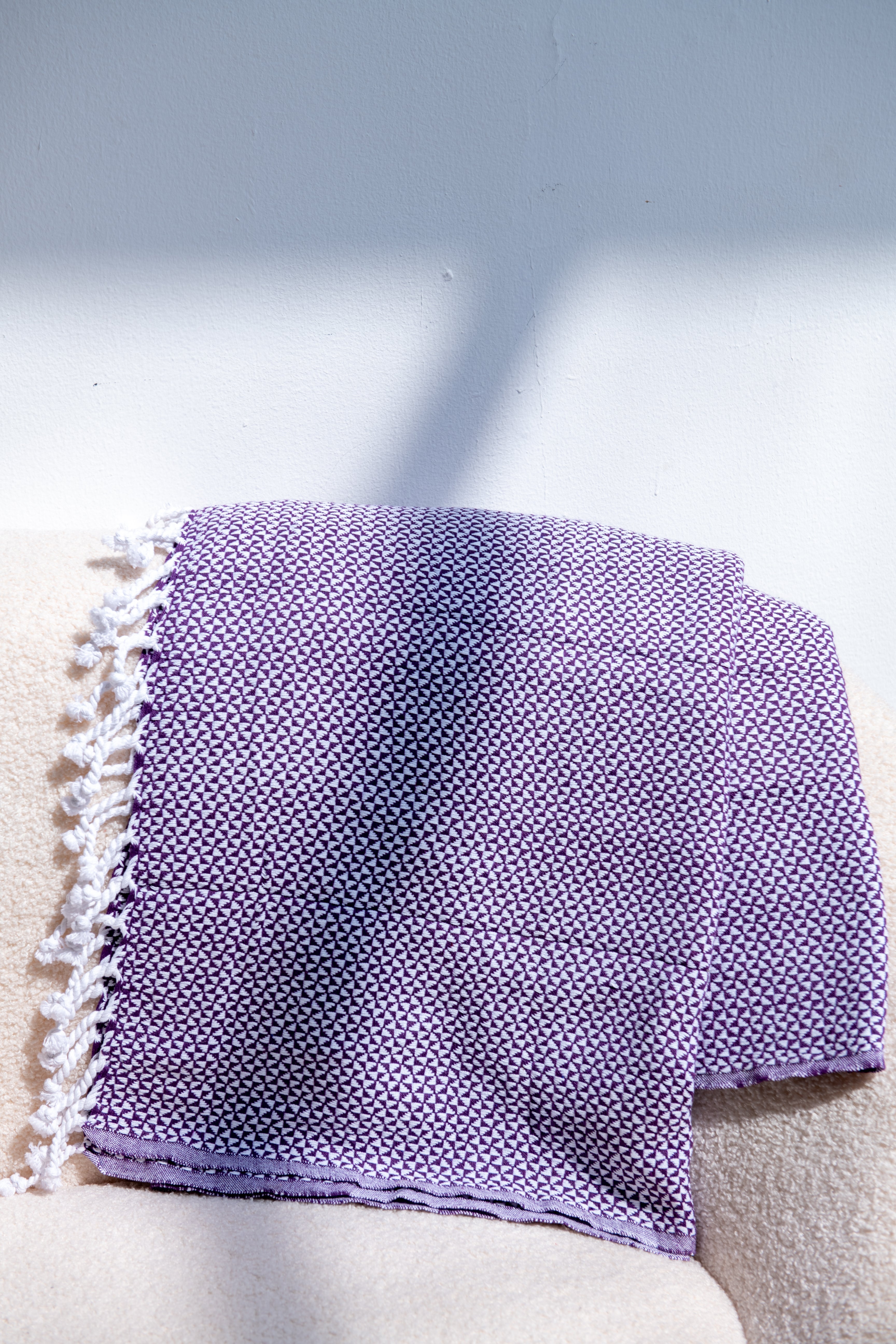 Geometric Pattern Sofa Throw- Purple and White