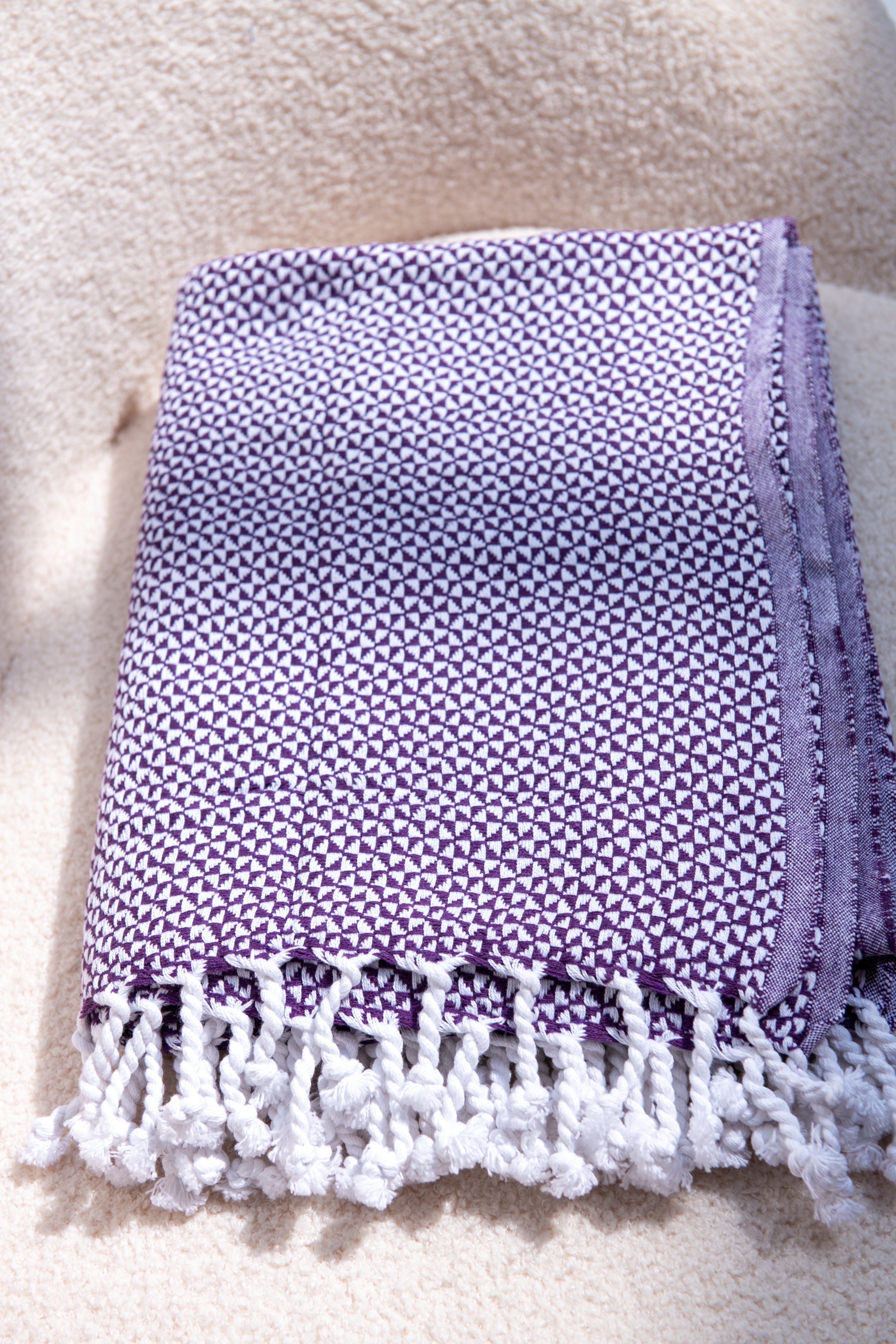 Geometric Pattern Sofa Throw- Purple and White