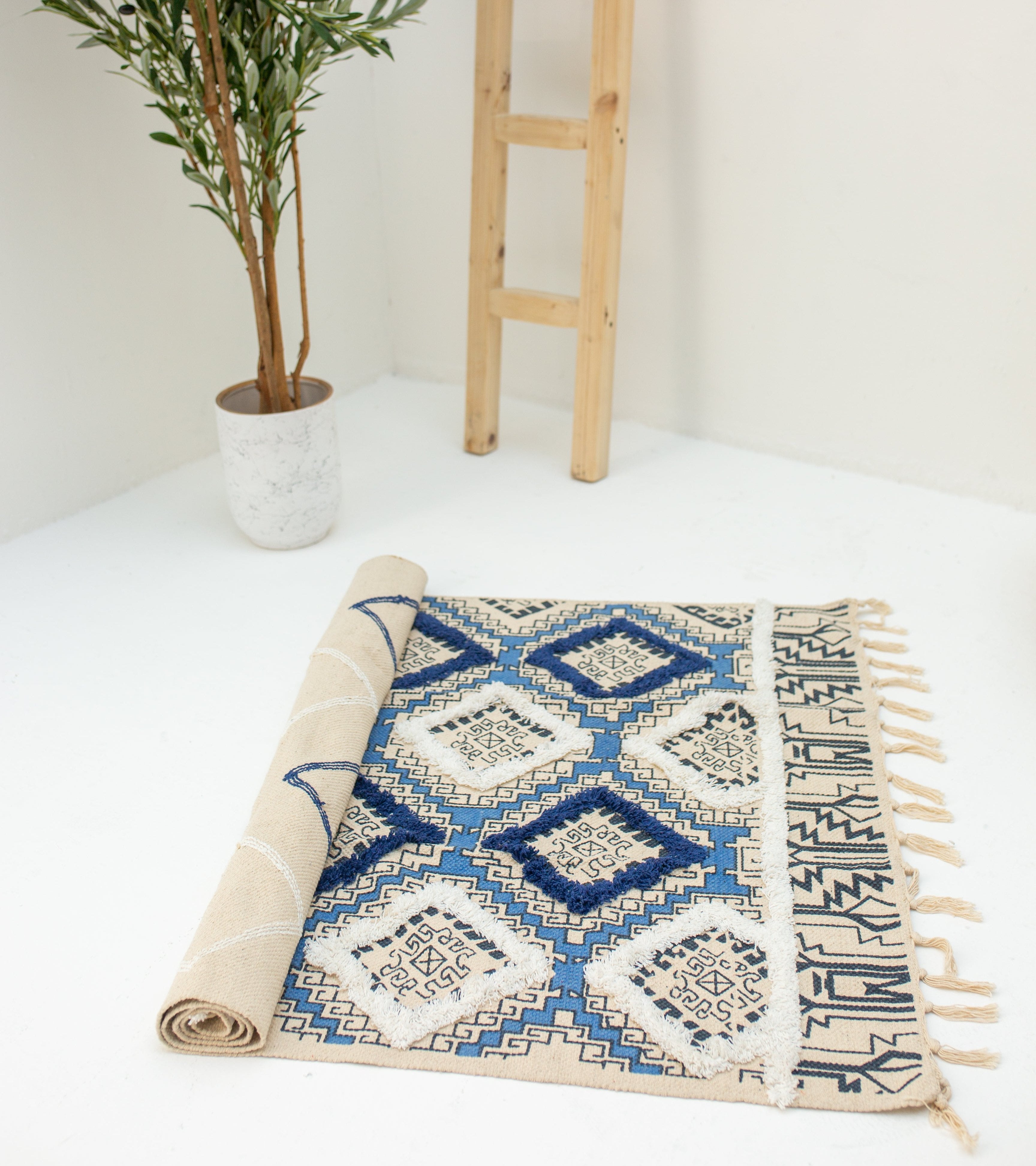 Tufted Cotton Dhurrie – Blue Diamond Design