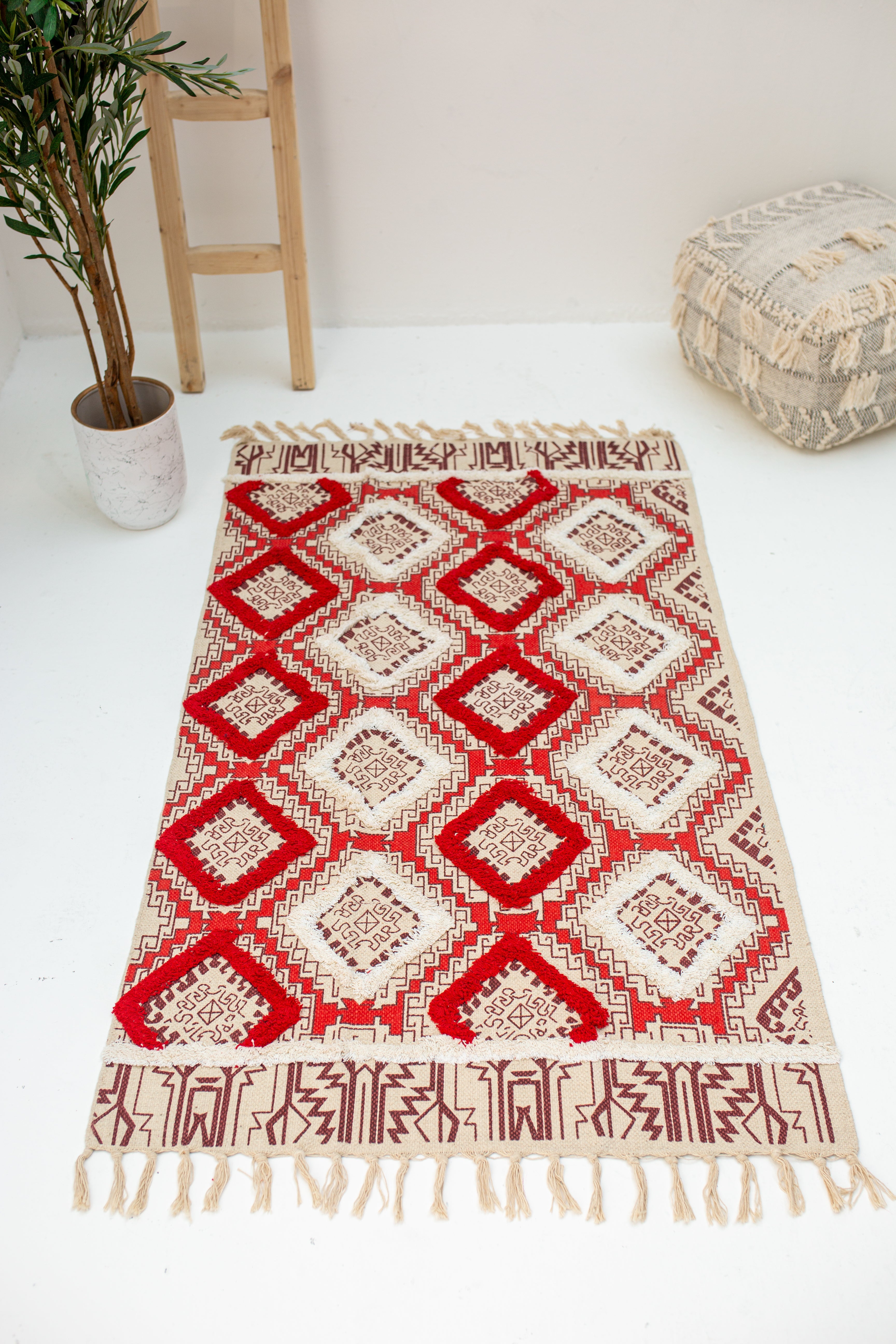 Tufted Cotton Dhurrie – Red Diamond Design