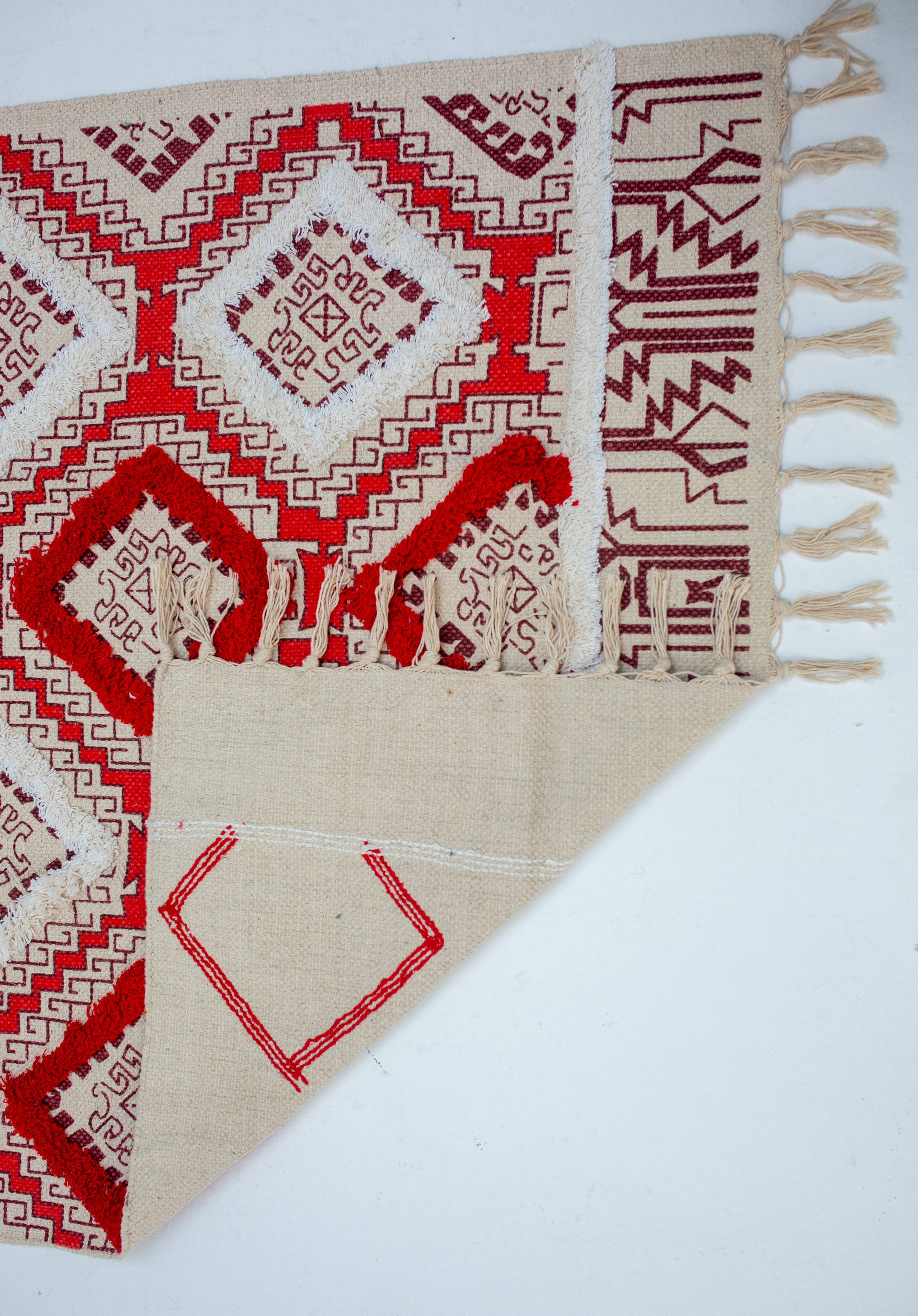 Tufted Cotton Dhurrie – Red Diamond Design