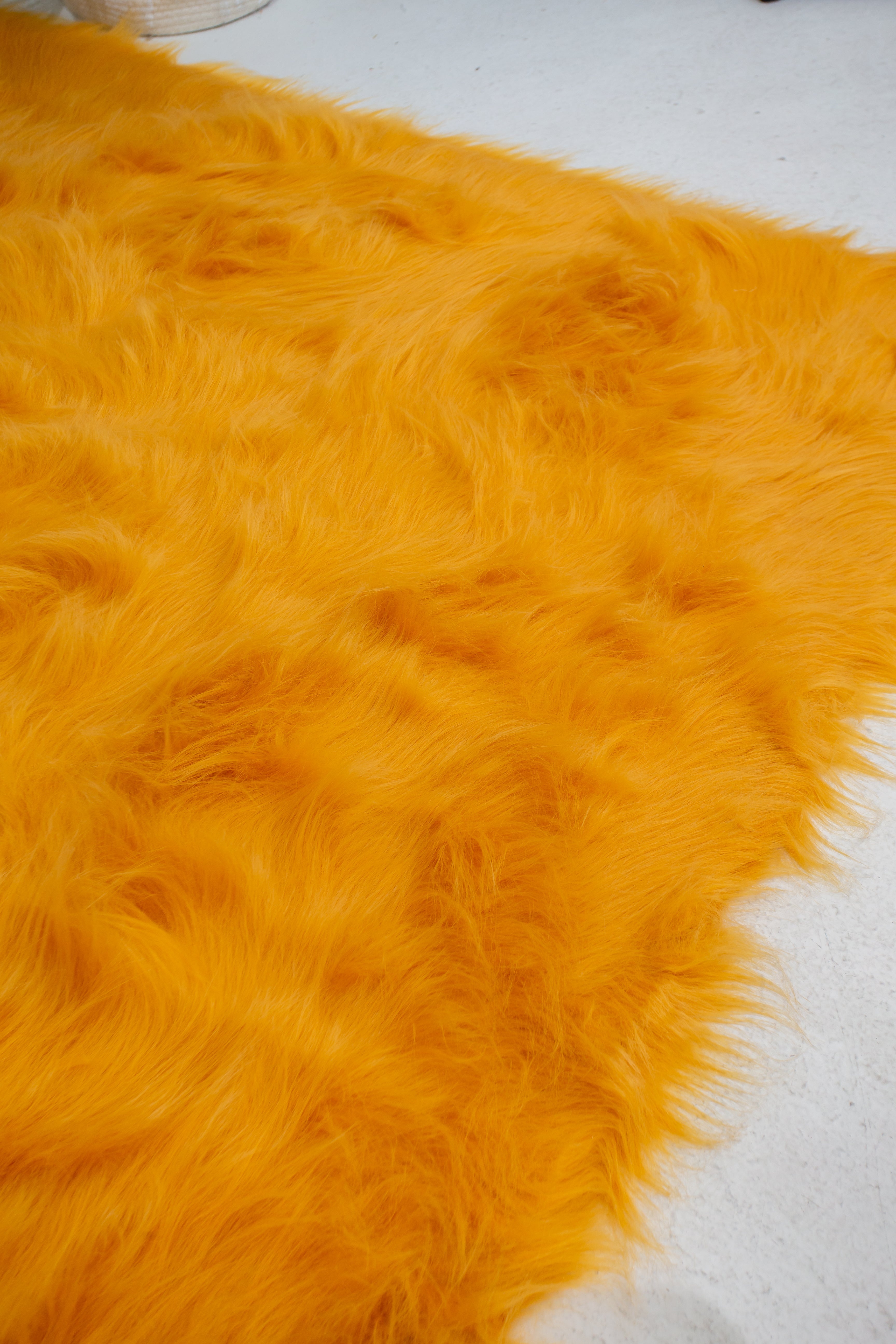 Sumptuous Fluffy Fur Carpet - Premium Long Fur - Golden Brown